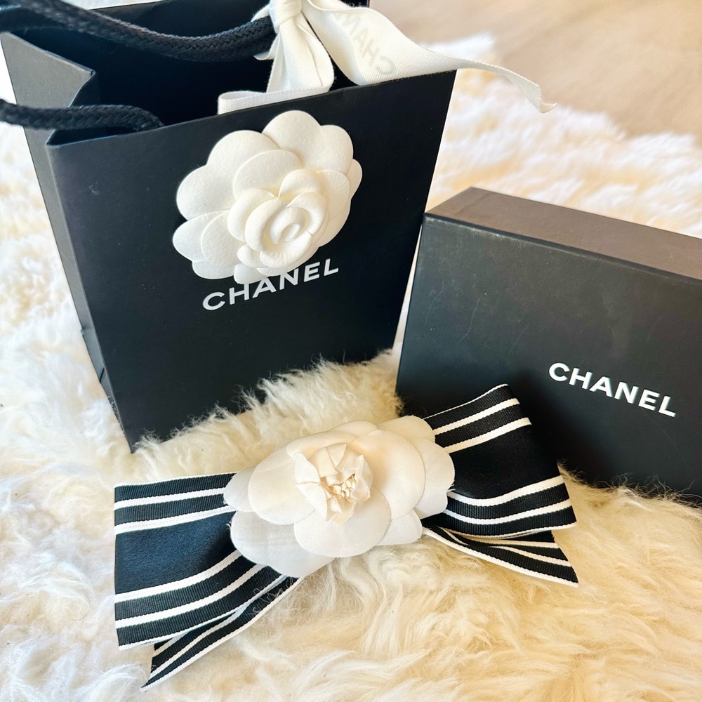 Chanel Camelia Bow Hair Accessory (Large)